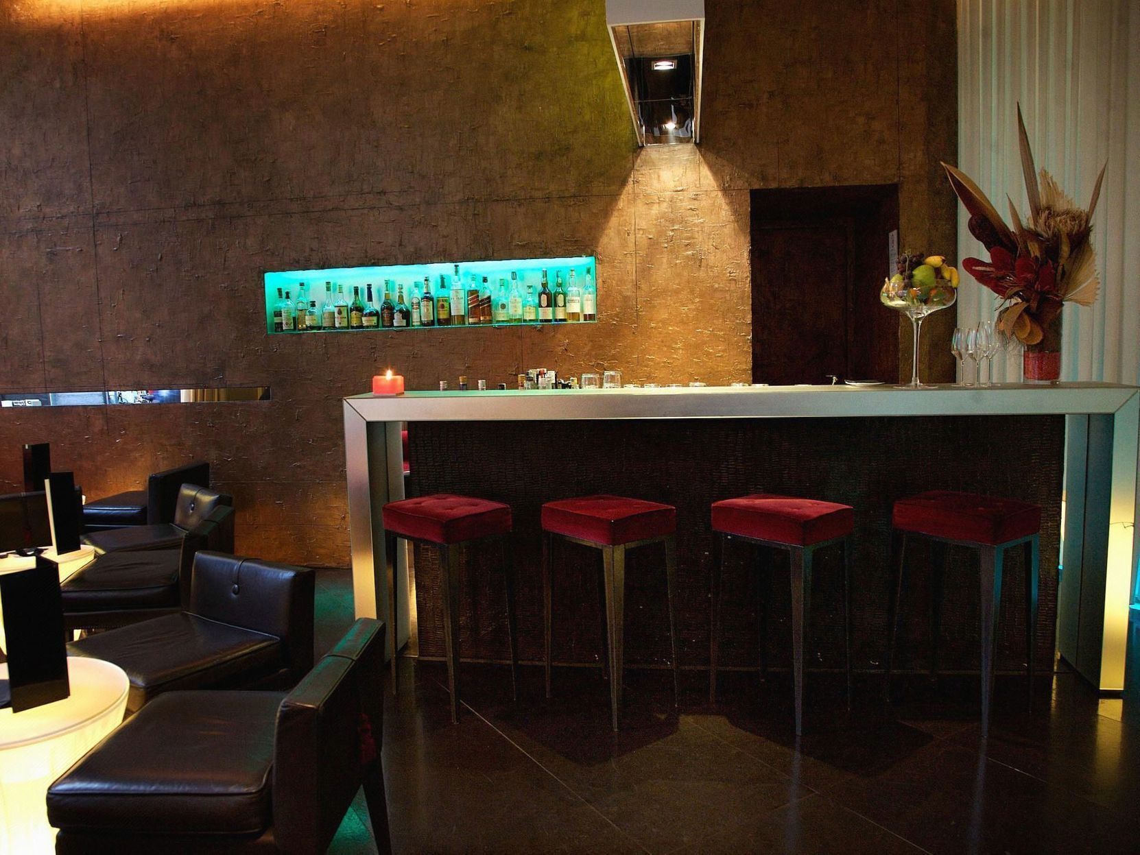 Bar (på overnattingsstedet) | 2 barer/lounger