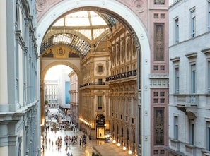 City view - Sina The Gray (Milan)