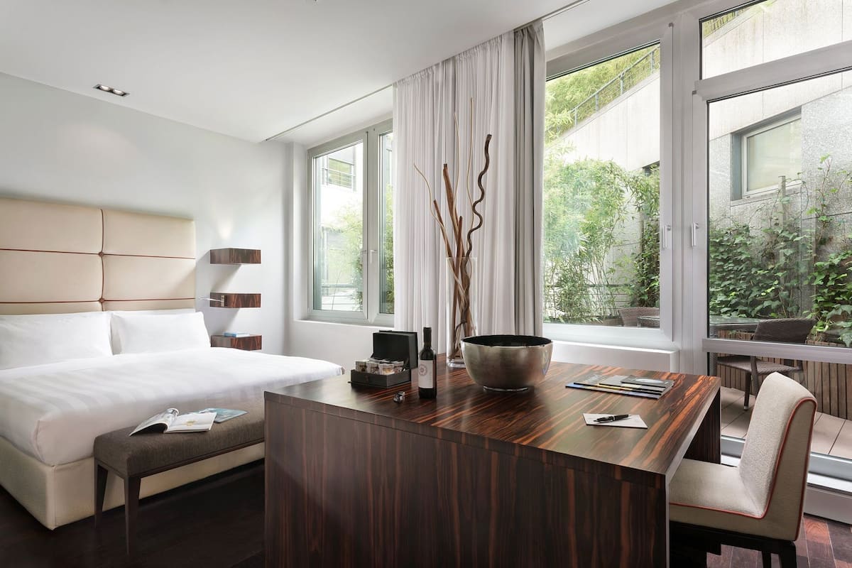 Premium bedding, minibar, in-room safe, desk