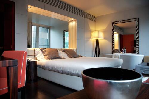 Ropa de cama de alta calidad y minibar