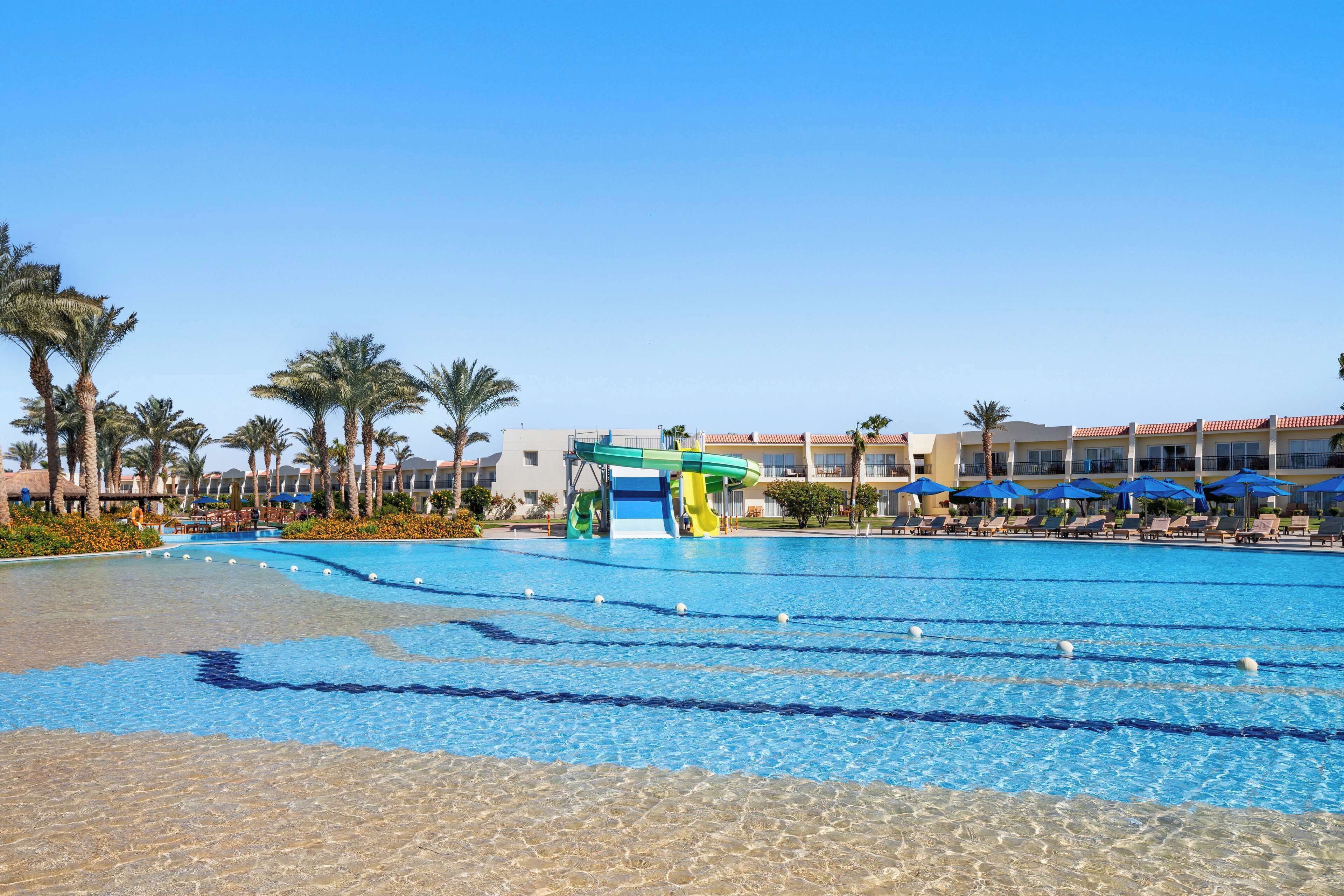 4 個室外泳池；泳池傘、躺椅