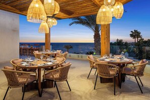 2 restaurants, breakfast, lunch, dinner served; Asian cuisine