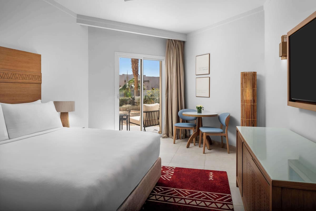 Habitación Premium, 1 cama King size, para fumadores | Sábanas de algodón egipcio, ropa de cama hipoalergénica y edredón