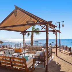Private beach, free beach shuttle, sun-loungers, beach umbrellas