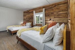 Double Queen Room | Egyptian cotton sheets, premium bedding, pillow-top beds, soundproofing