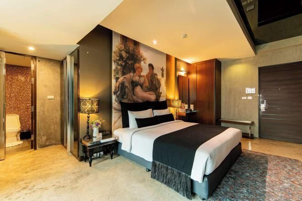 In-room safe, desk, laptop workspace, soundproofing