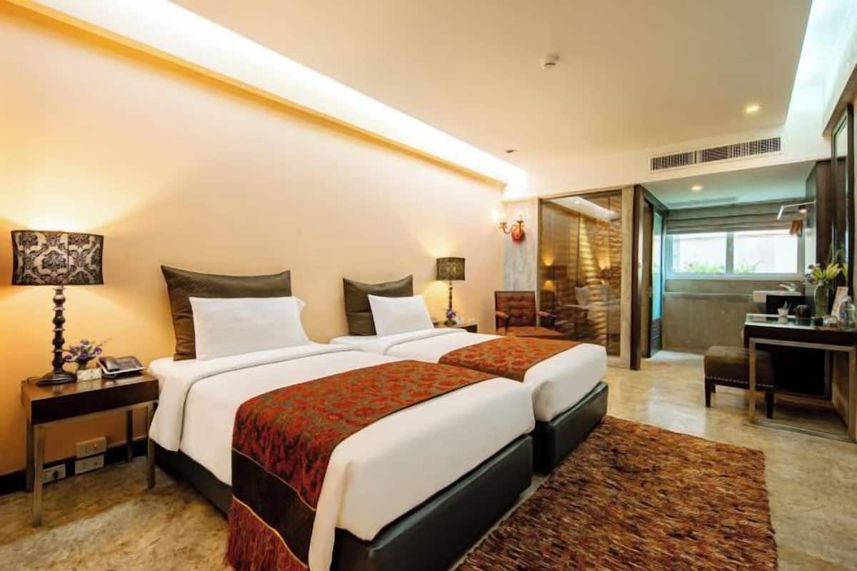 In-room safe, desk, laptop workspace, soundproofing