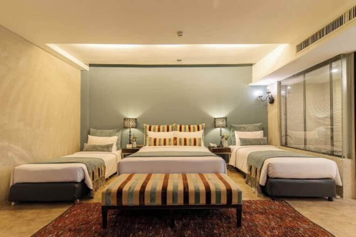 In-room safe, desk, laptop workspace, soundproofing