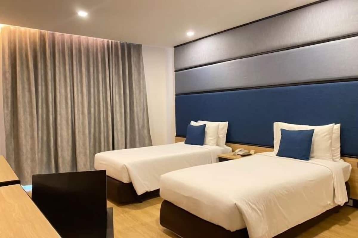 In-room safe, desk, laptop workspace, soundproofing