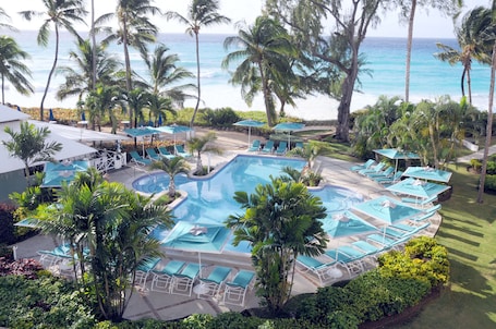 2 outdoor pools, sun loungers