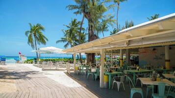 4 restaurants; breakfast, lunch and dinner served