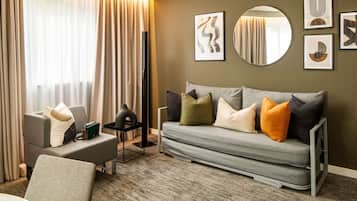 Suíte, 1 cama Queen e sofá-cama | Roupas de cama antialérgicas, frigobar, cofres nos quartos, escrivaninha