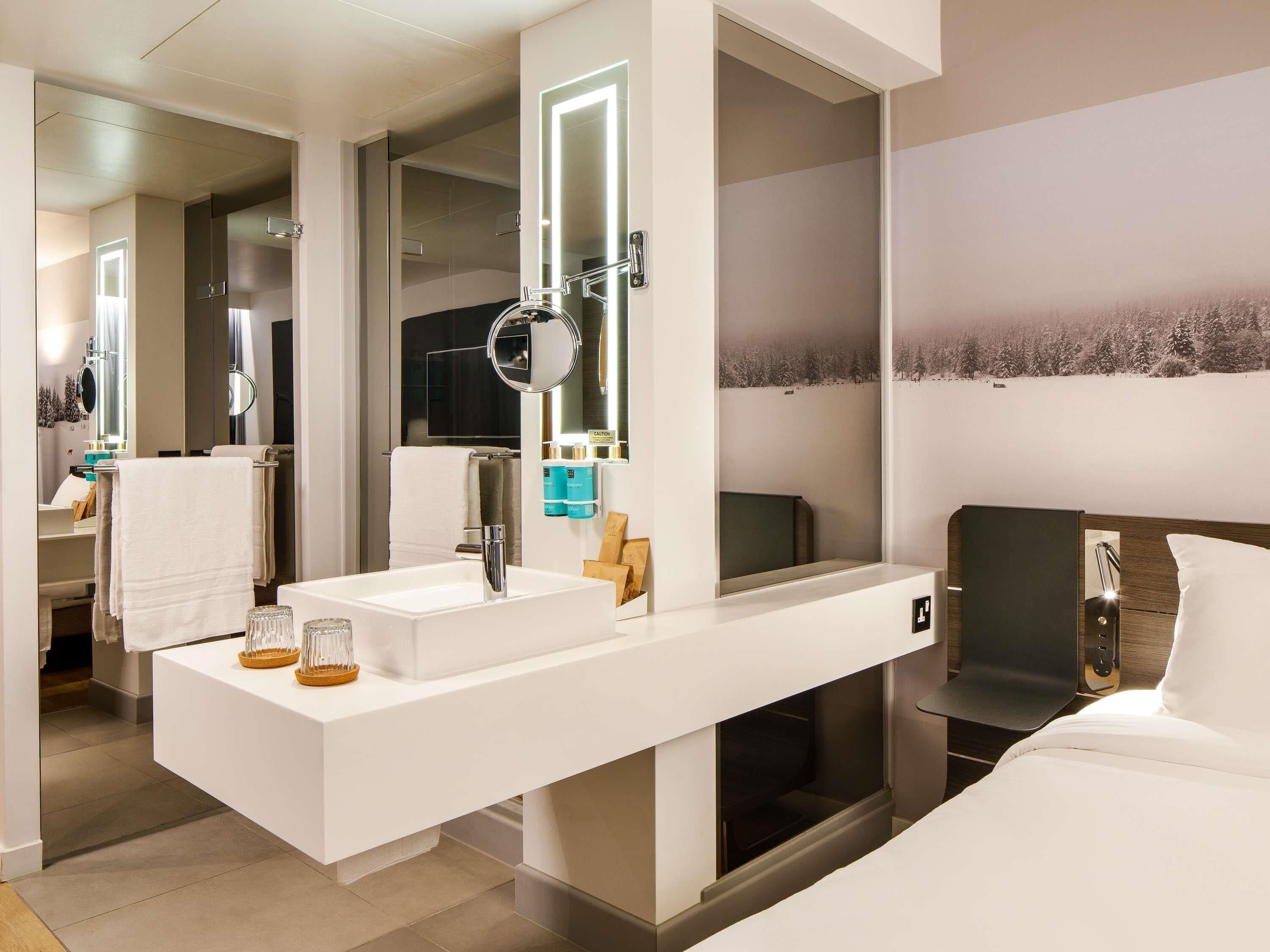 Superior Room, 1 Queen Bed with Sofa bed | Hypo-allergenic bedding, minibar, in-room safe, desk