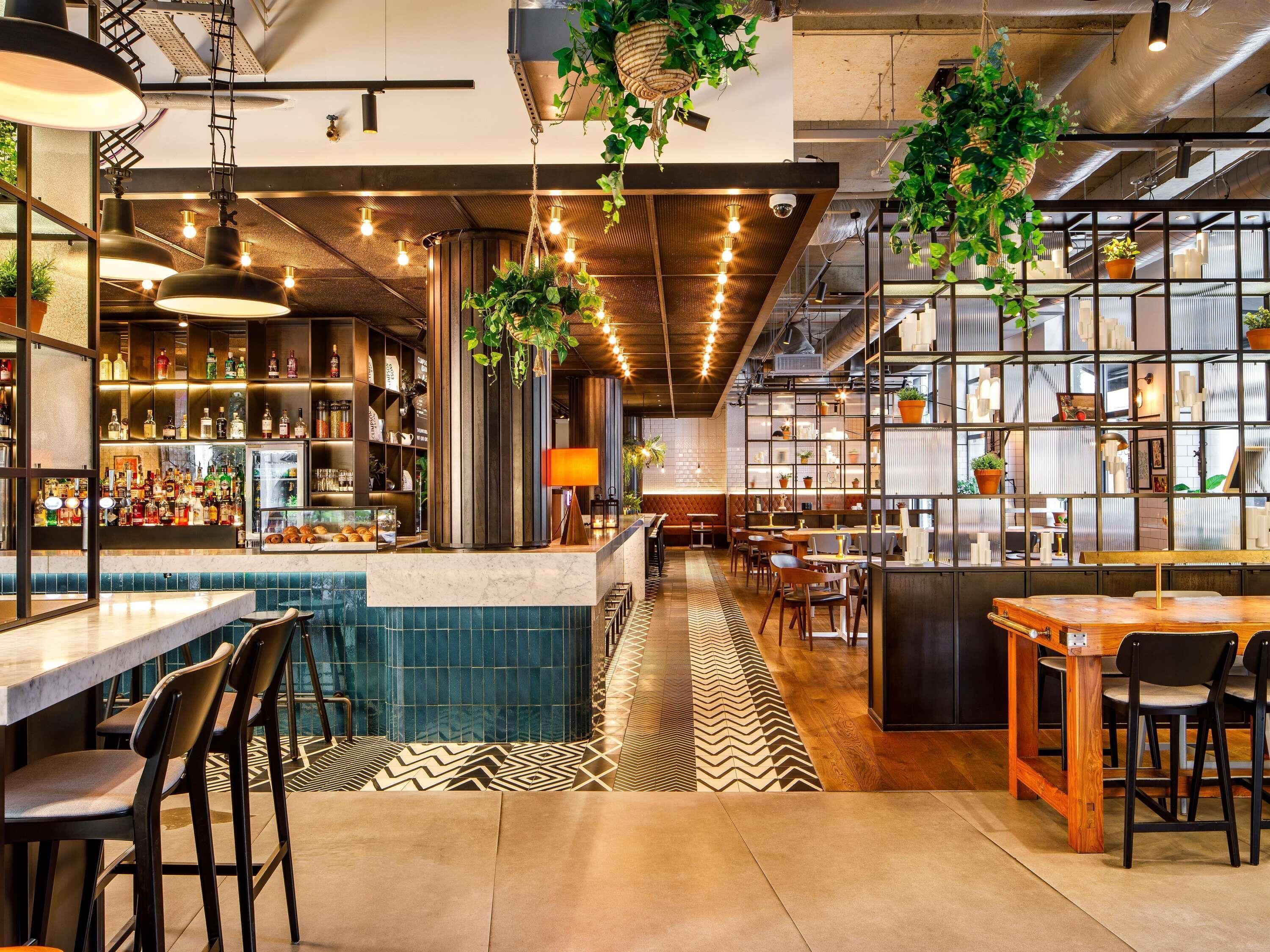 breakfast, lunch, dinner served; international cuisine