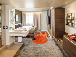 Suite, 1 Queen Bed with Sofa bed | Bathroom | Eco-friendly toiletries, hair dryer, towels