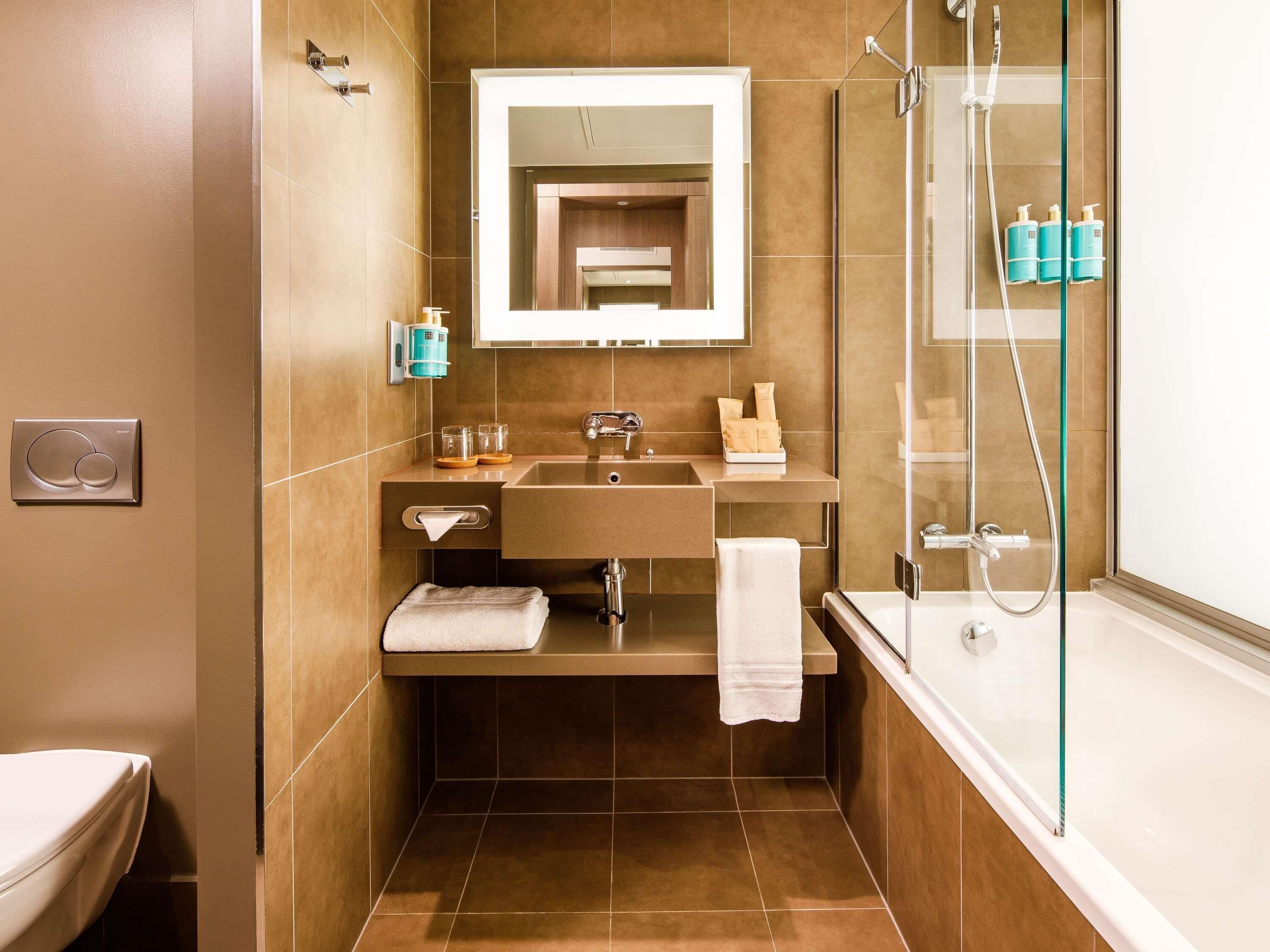 hypo-allergenic bedding, minibar, in-room safe, desk