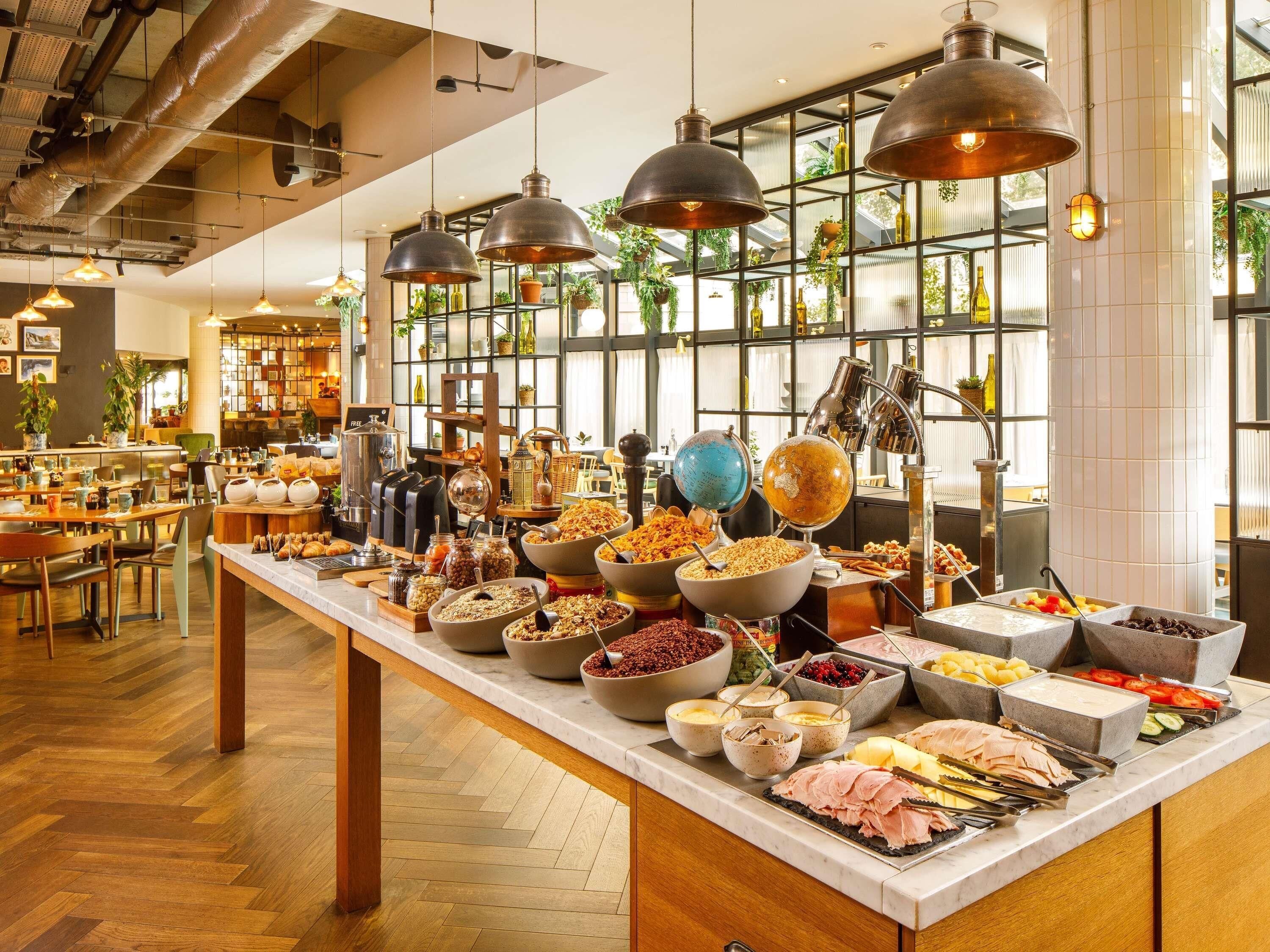 Daily full breakfast (GBP 21.75 per person)