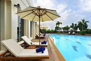 Outdoor pool, pool umbrellas