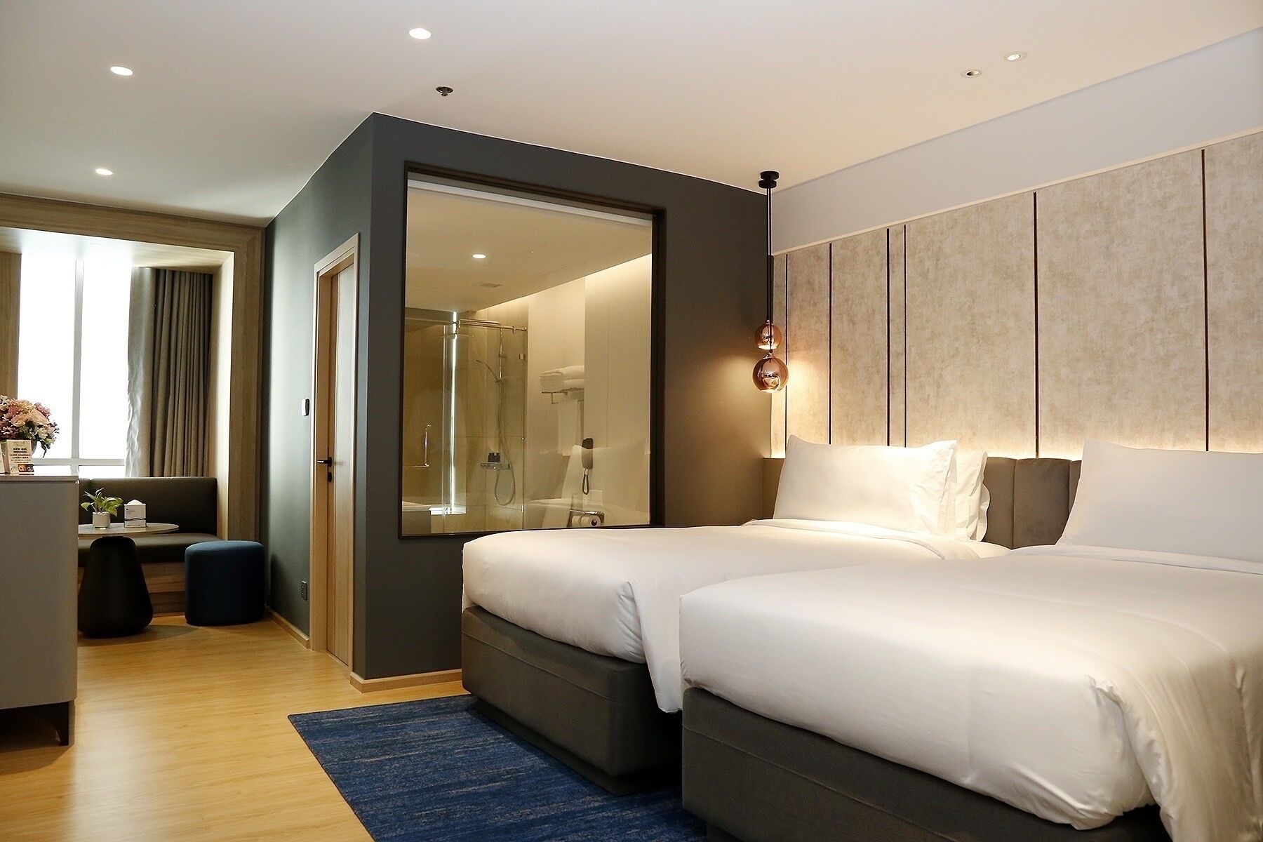 deluxe twin room, 2 single beds | minibar, in-room safe, desk, blackout curtains