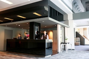 Front of property - Louis' Tavern Hotel Don Muang (Bangkok)