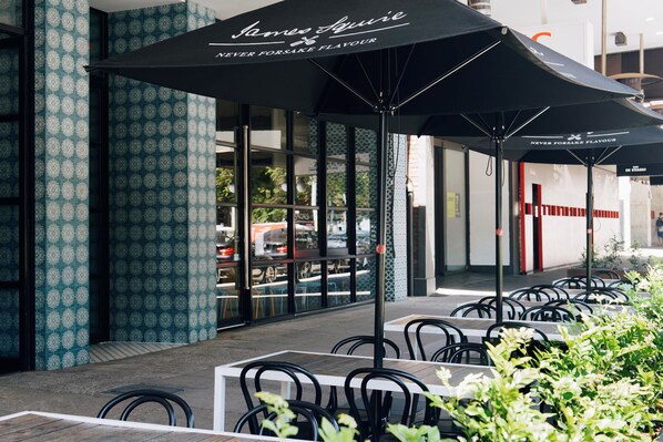 Terrace/patio - Saint Kilda Beach Hotel (St Kilda)