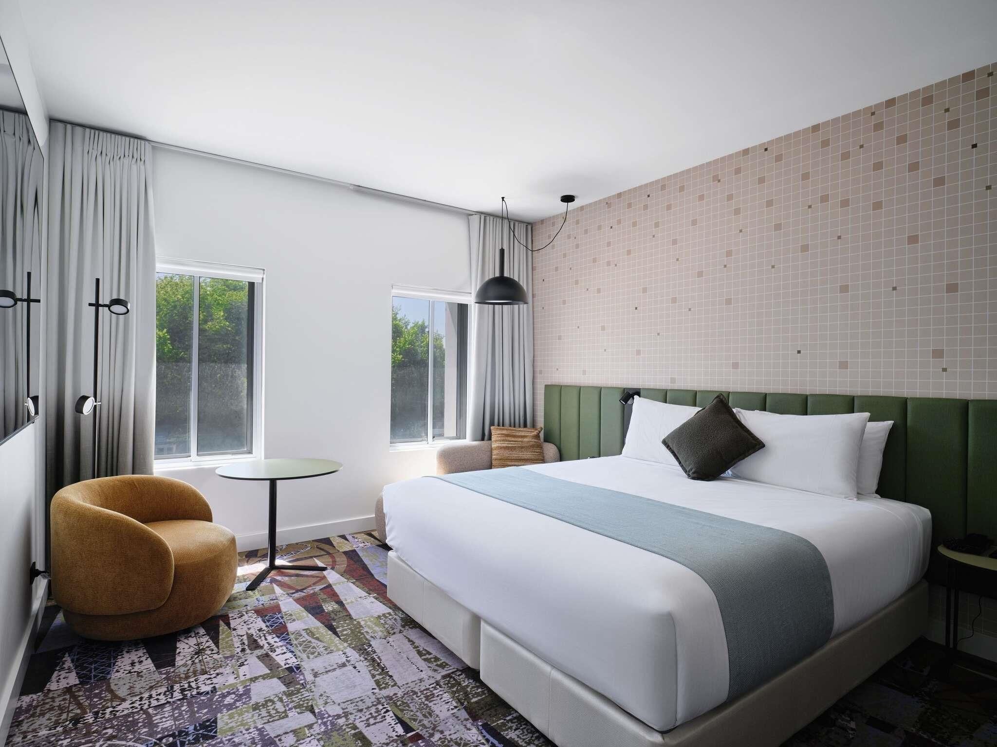 Superior Room, 1 King Bed | Down duvets, minibar, in-room safe, desk
