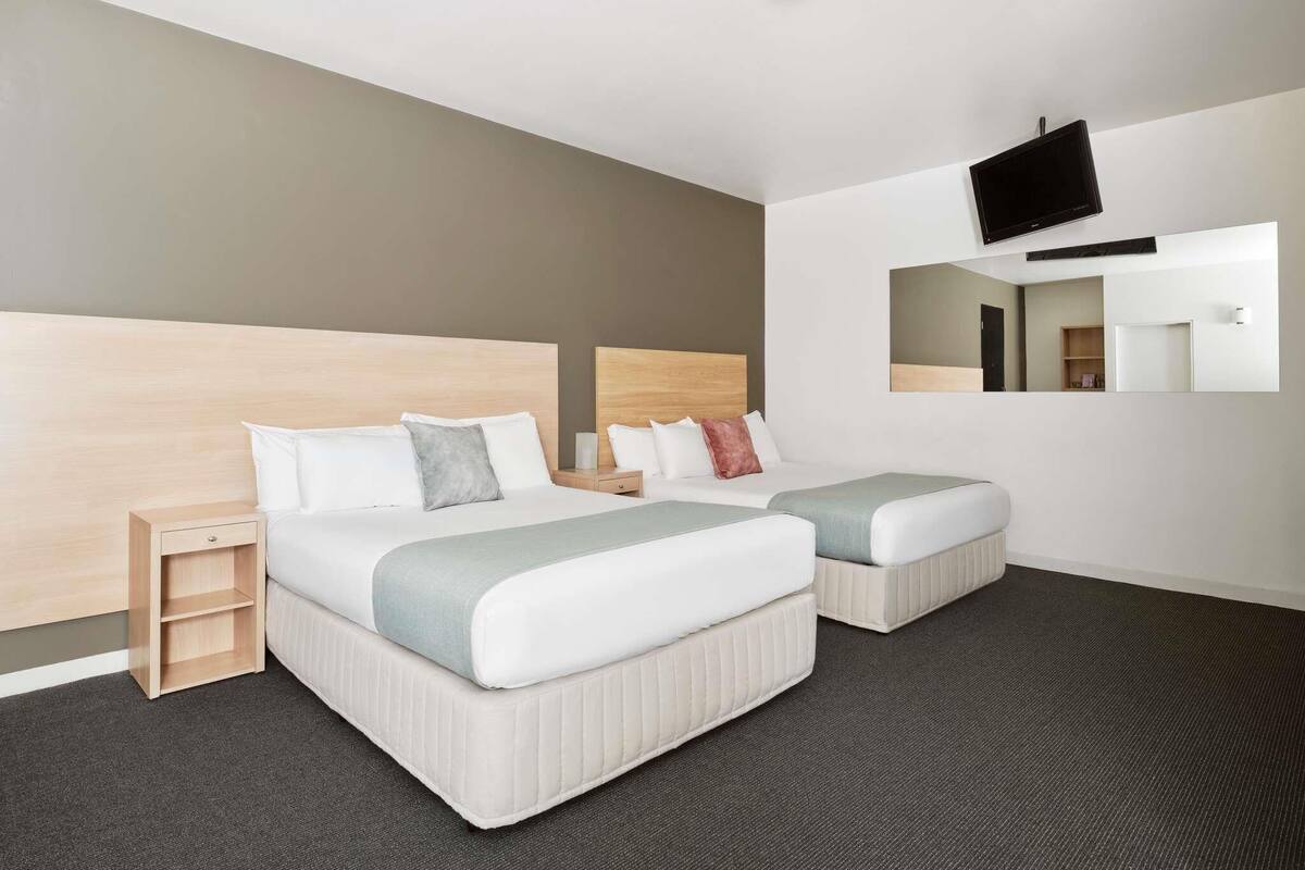 Family Room, 2 Double Beds