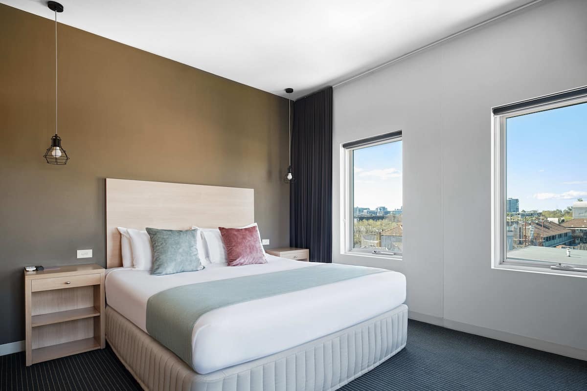 Daunenbettdecken, Minibar, Zimmersafe, Schreibtisch