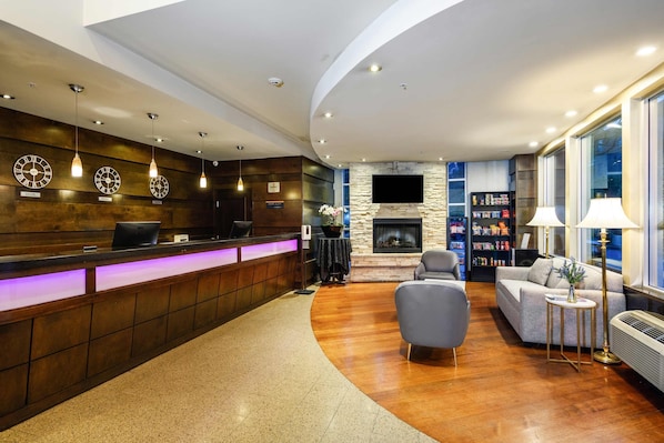 Lobby lounge