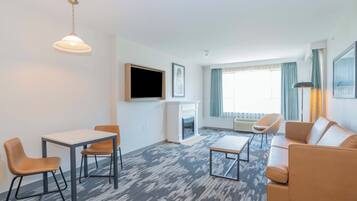 1 bedroom, premium bedding, iron/ironing board, free cots/infant beds