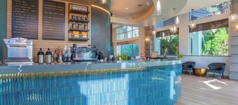 Sandman Signature Surrey-Guildford Suites