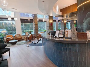 Lobby - Sandman Suites Surrey-Guildford (Surrey)