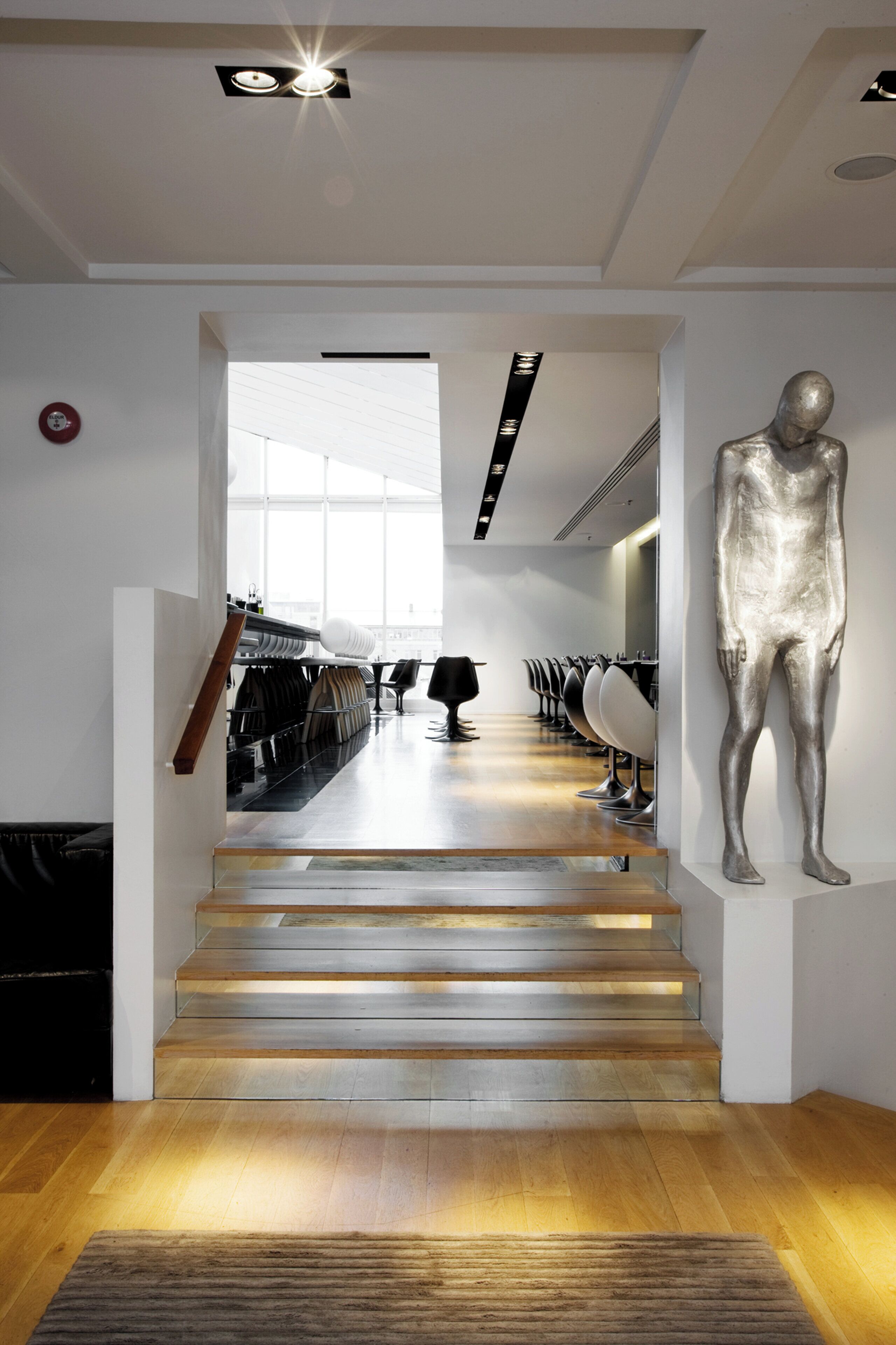 breakfast, lunch, dinner served; international cuisine