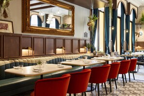 Dinner served - Hotel Indigo Venice - Sant'Elena by IHG (Venice)