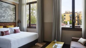 Suite, 1 kingsize-seng, hageutsikt | Utsikt fra rommet