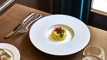 Se sirven cenas y cocina italiana (con vistas al jardín)