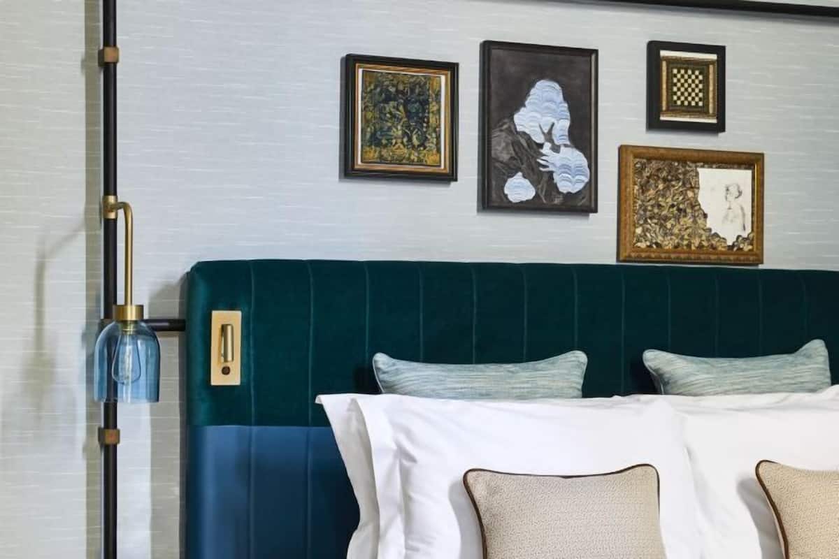 1 bedroom, premium bedding, minibar, in-room safe
