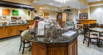 Comfort Suites Airport