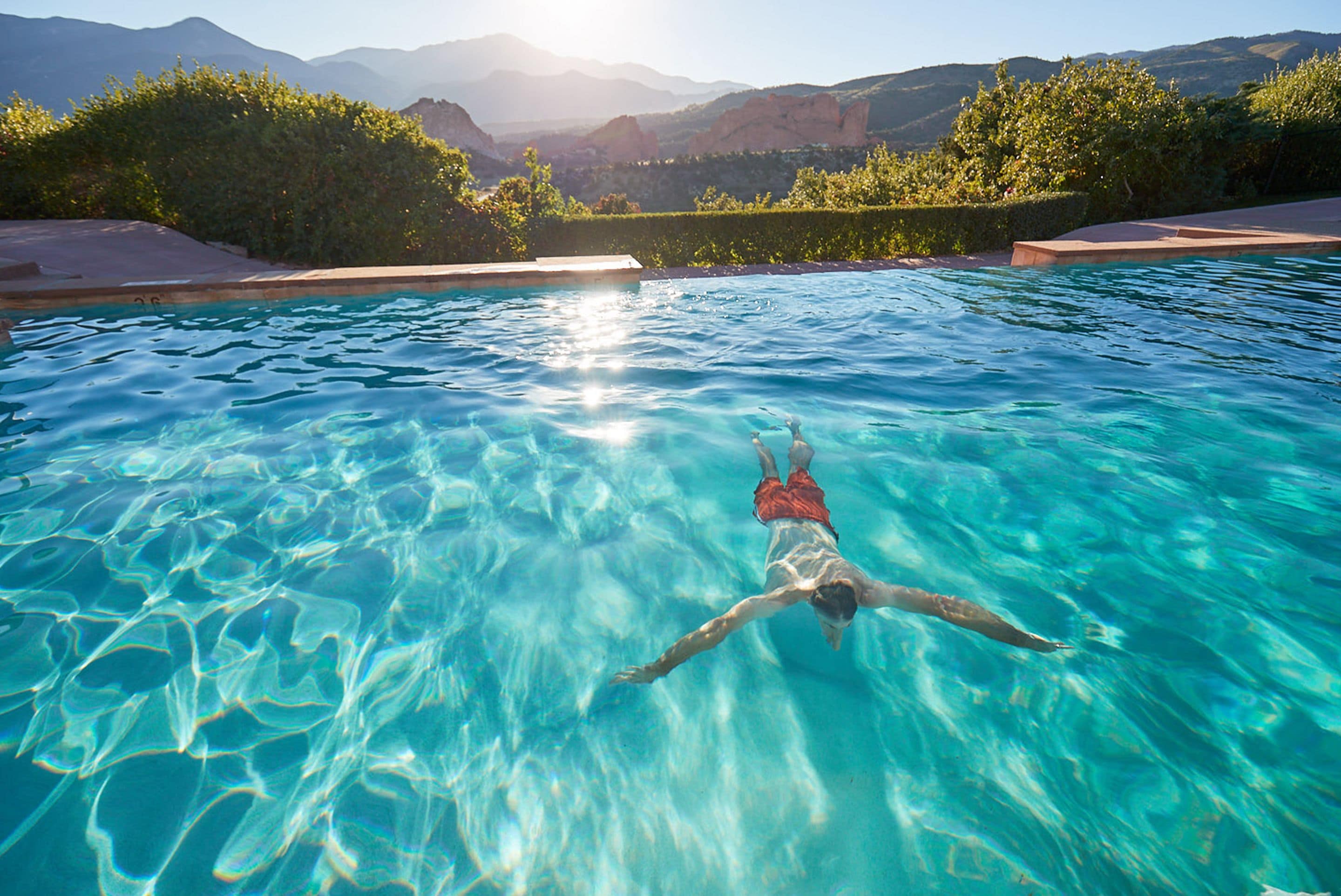 3 outdoor pools, open 7:00 AM to 10:00 PM, cabanas (surcharge)