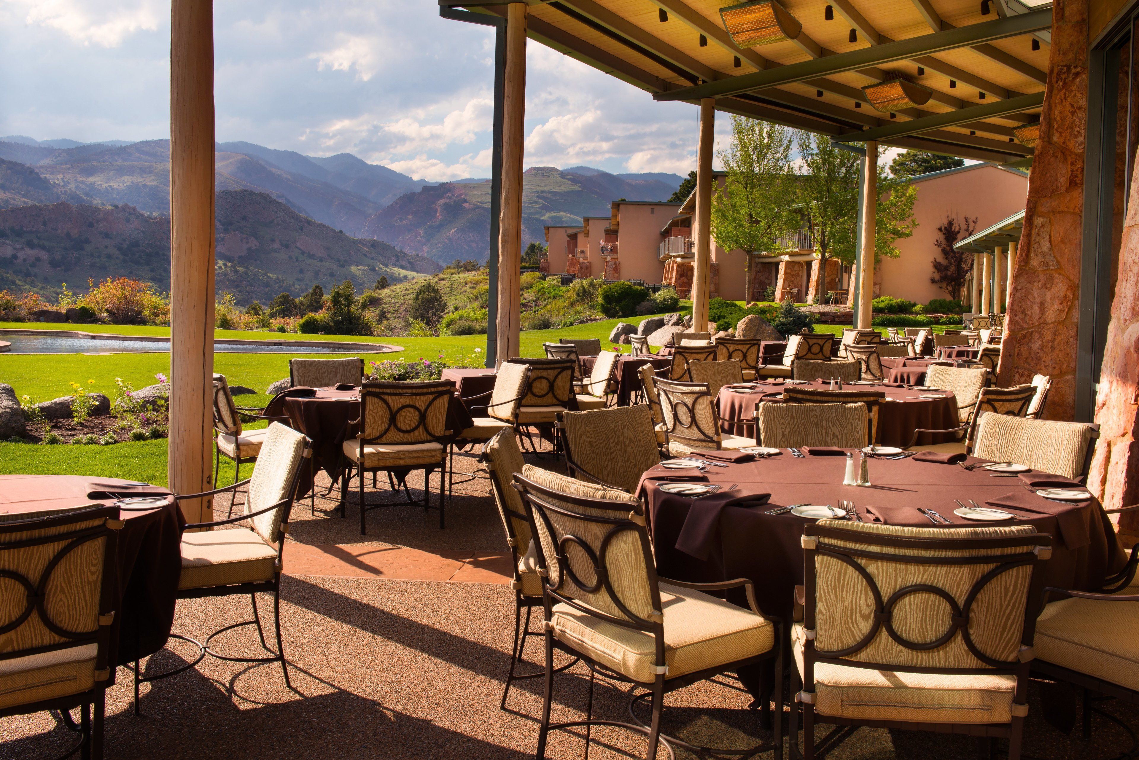 3 间餐厅，供应早餐