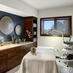 Couples treatment rooms, sauna, hot tub, steam room, body treatments