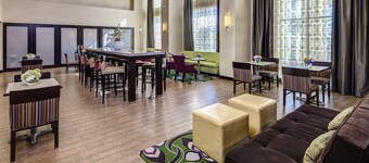 Hampton Inn & Suites Palm Desert