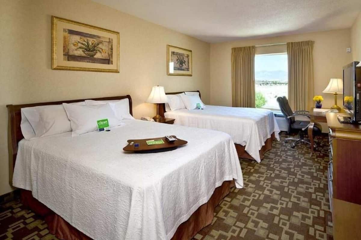 Premium bedding, minibar, desk, iron/ironing board