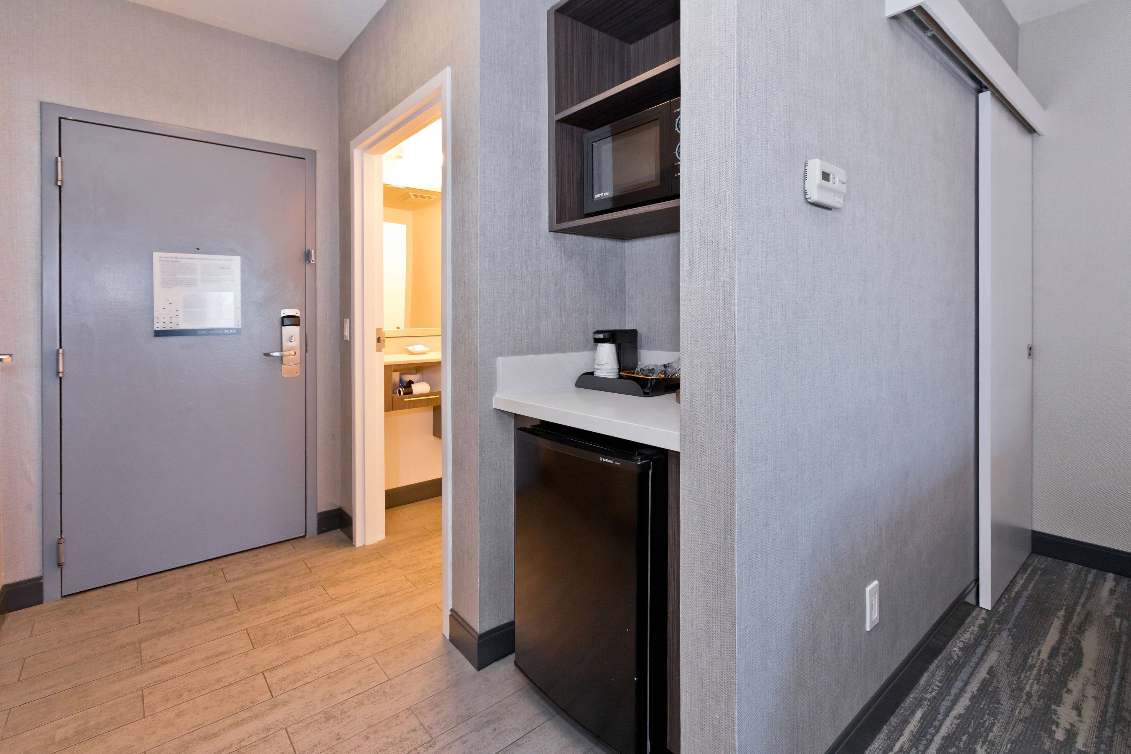 premium bedding, minibar, desk, iron/ironing board