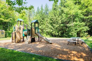 Children’s play area – outdoor