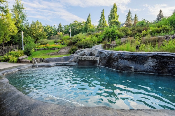 Indoor pool, outdoor pool