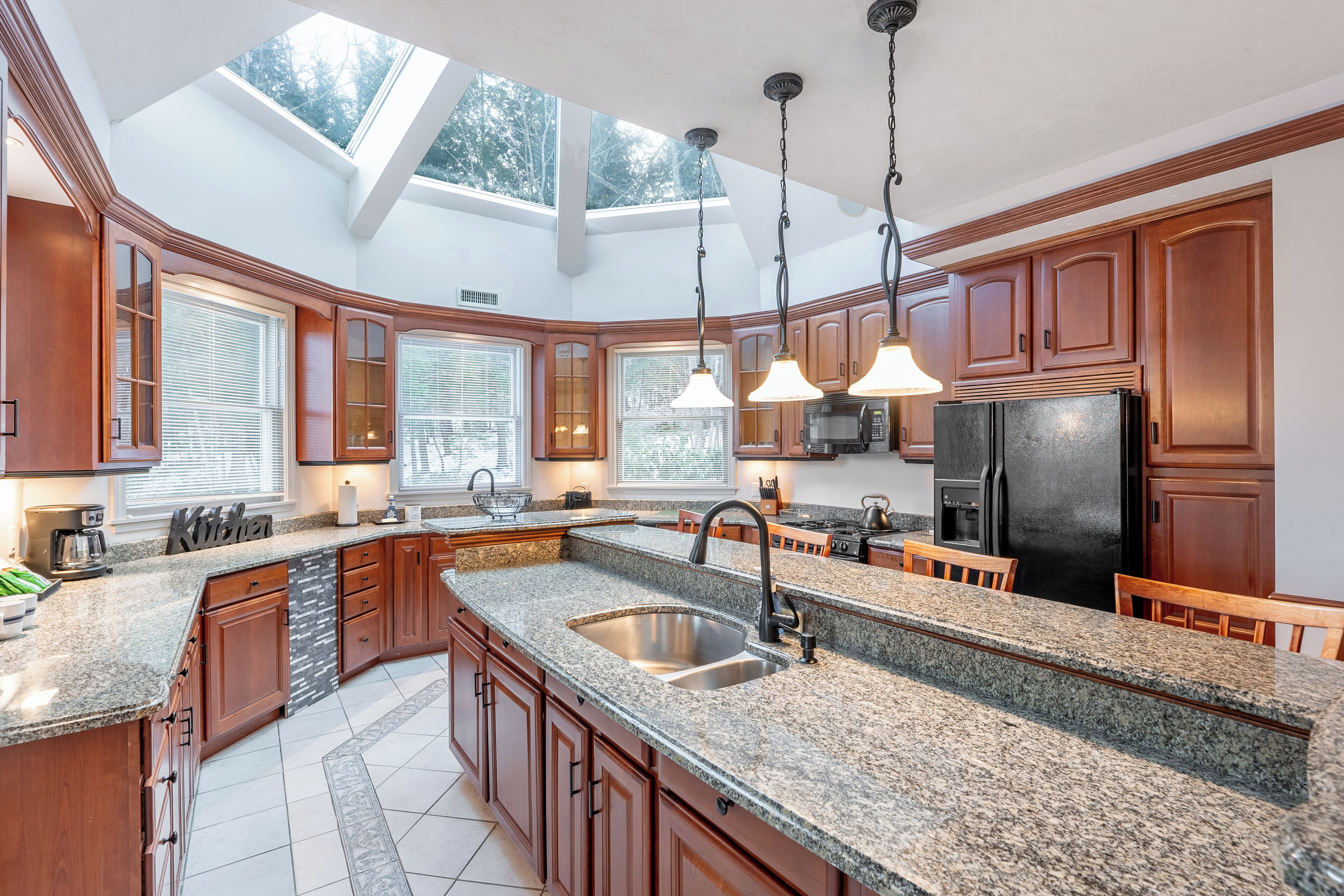 Chateau Grand Master King Suite | Private kitchen | Coffee/tea maker