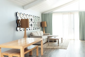 Smart TV, Netflix, streaming services at Lakehouse Resort