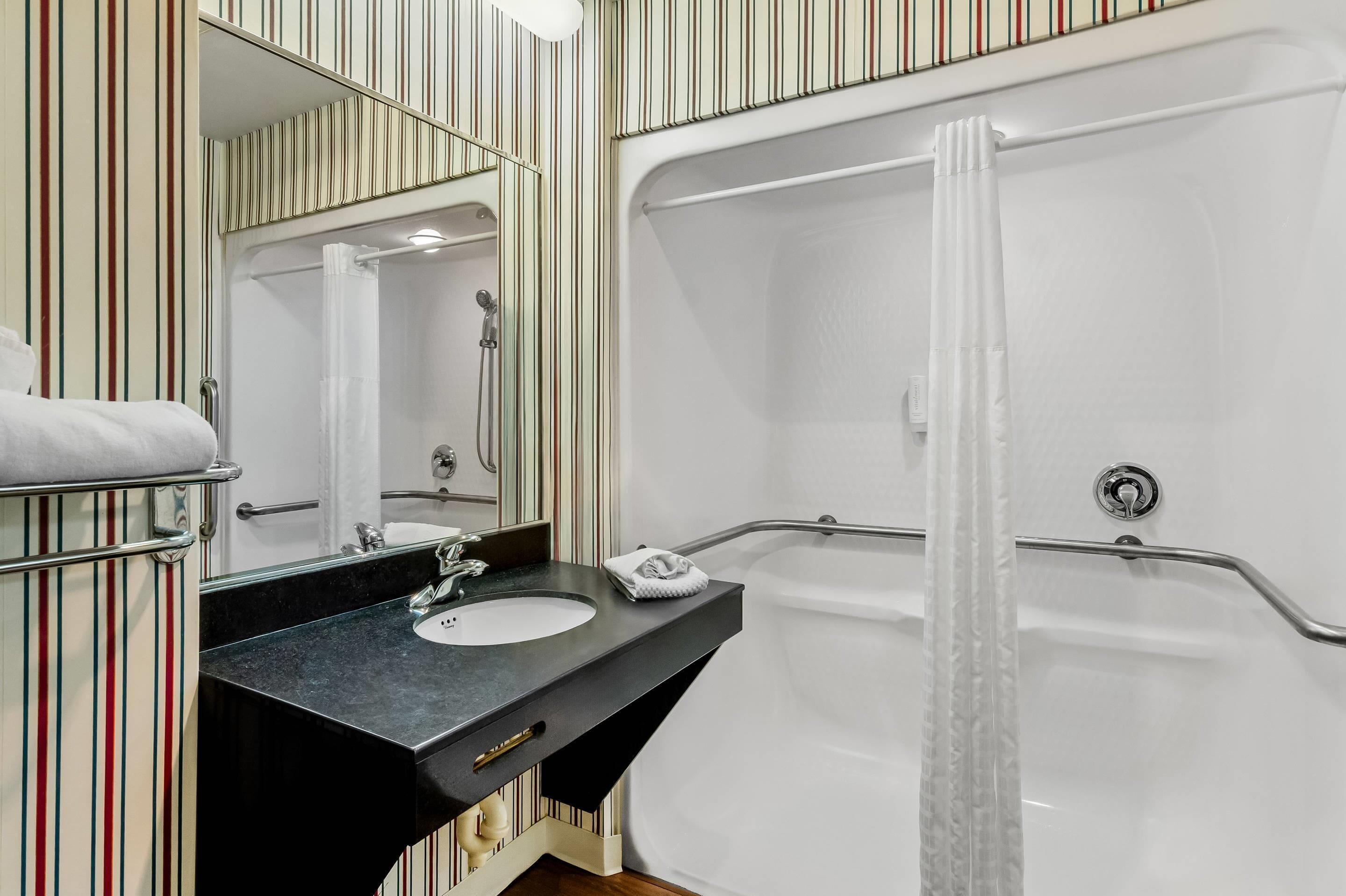 premium bedding, in-room safe, desk, laptop workspace