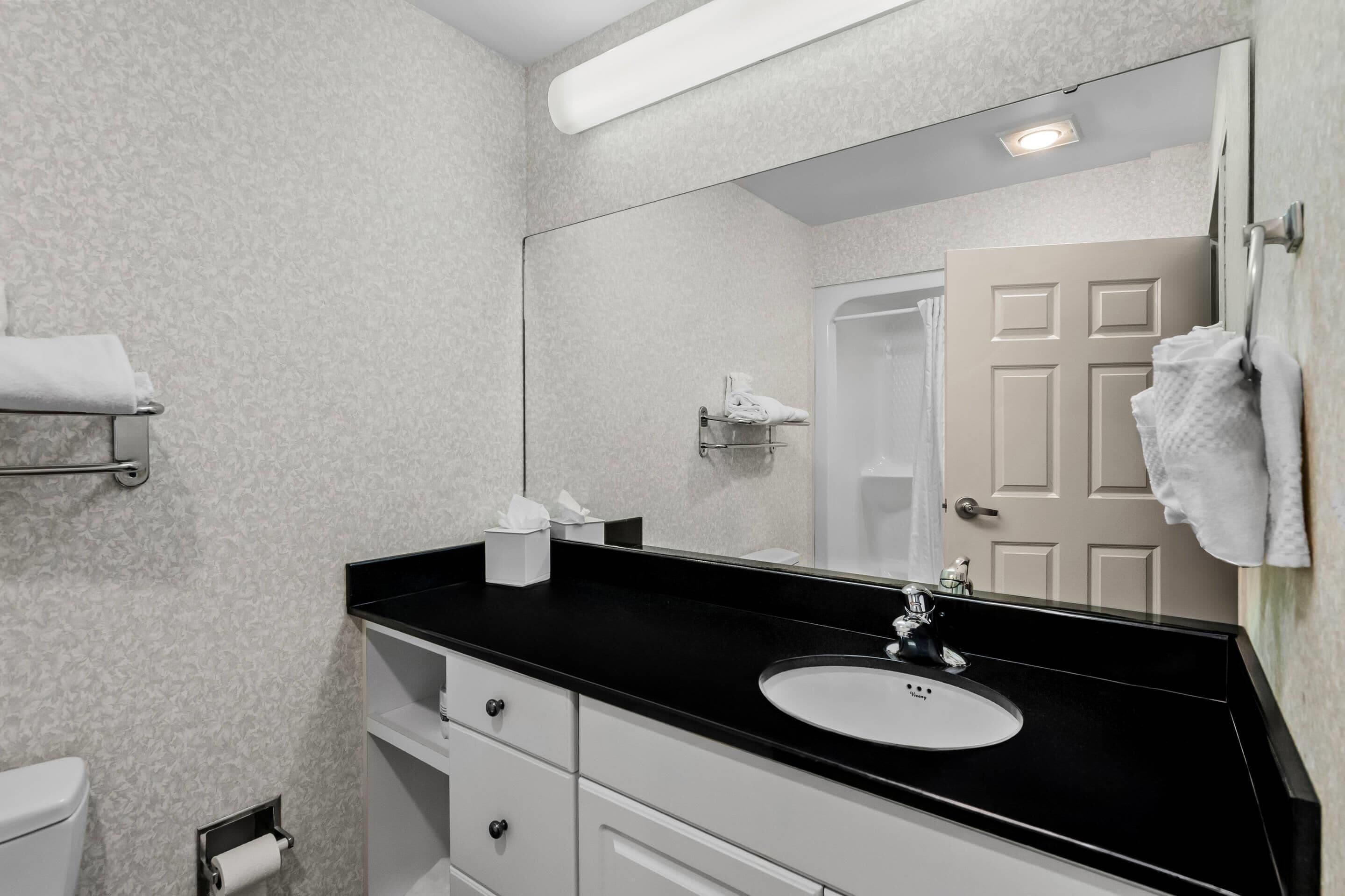 premium bedding, in-room safe, desk, laptop workspace